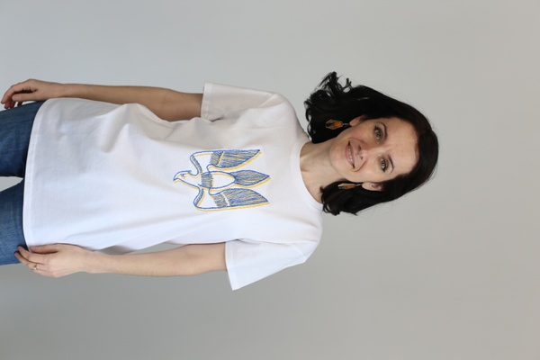 Футболка жіноча, вишивка "Сокіл Тризуб", біла, розмір S 11000057 фото