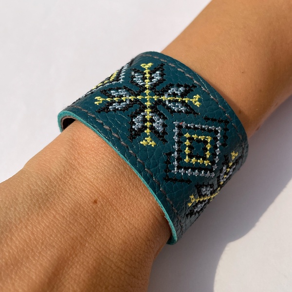 Wide leather bracelet with embroidery, Blue 110006572 photo